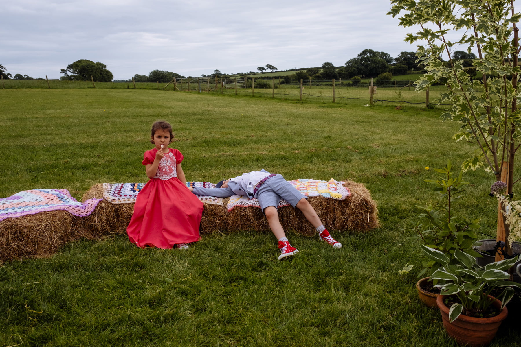 documentary wedding photographer dewslake farm