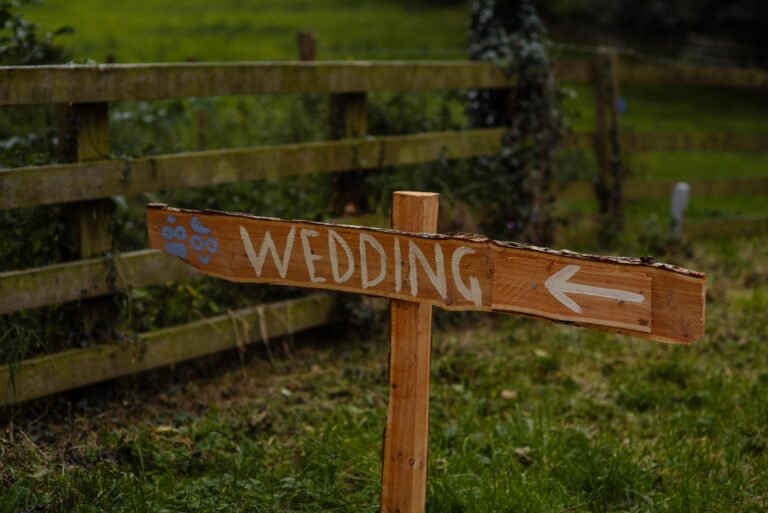 The Best Wedding Signs and Seating Plans