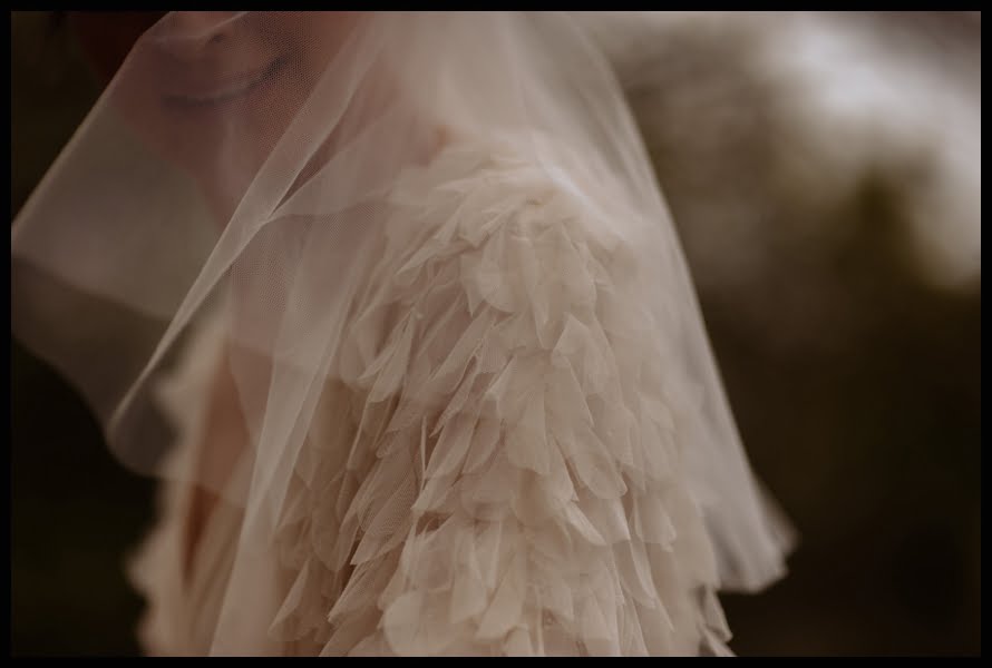 swan, white, bride, short, veil, wedding, vintage, photography, leeds