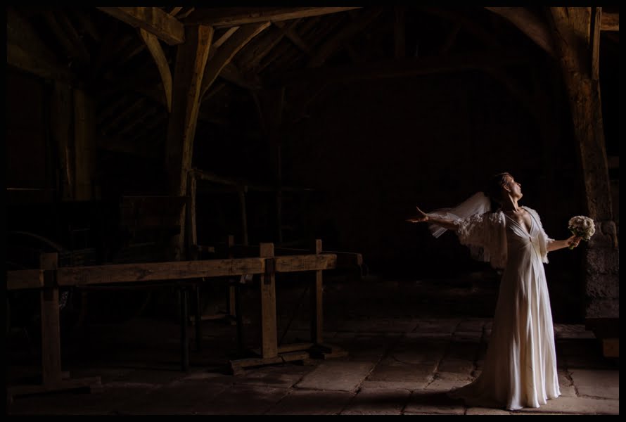 bride, veil, barn, rustic, wedding, photographer, leeds
