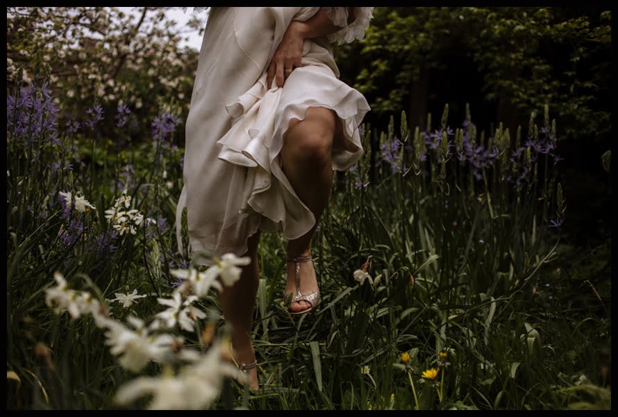 bride, wild flowers, wedding, photography, national trust