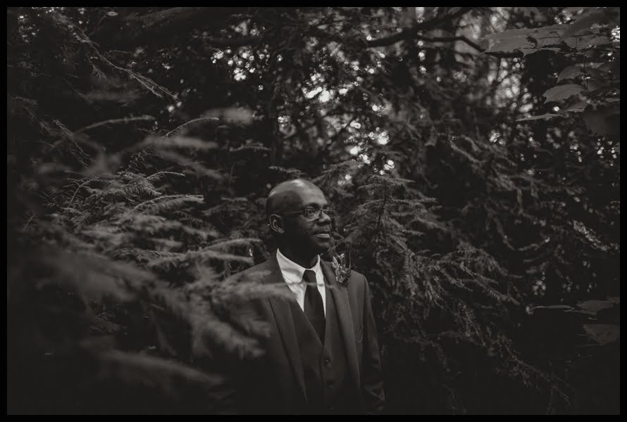 groom, wedding, woodland, national Trust, photographer