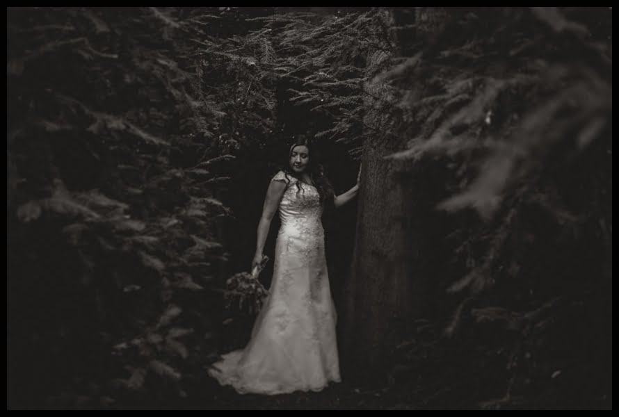 Bride, woodland, romantic, wedding, photography, photographer, Leeds, Yorkshire
