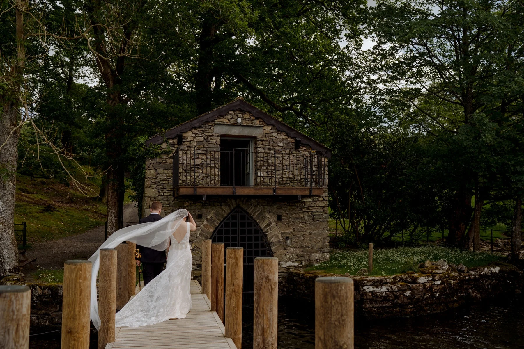 Lake side wedding windermere
